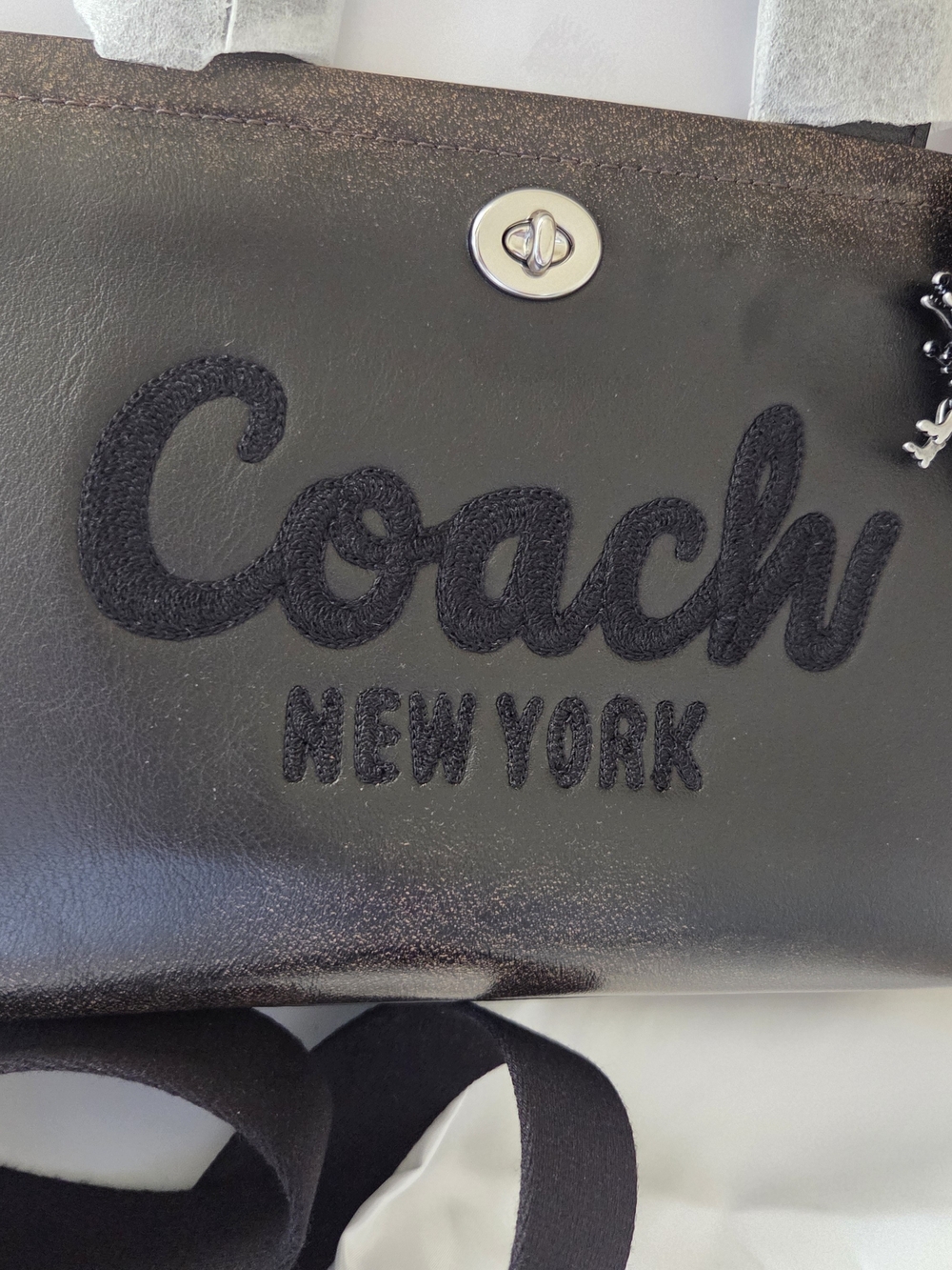 Coach Cargo Tote 26 in Loved Leather - Picture 3 of 16